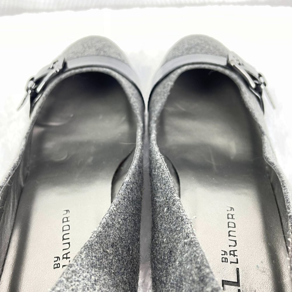 NEW! CL by LAUNDRY gray fabric wedge w/ black patent accent on toe cap SZ 10 - Picture 6 of 12